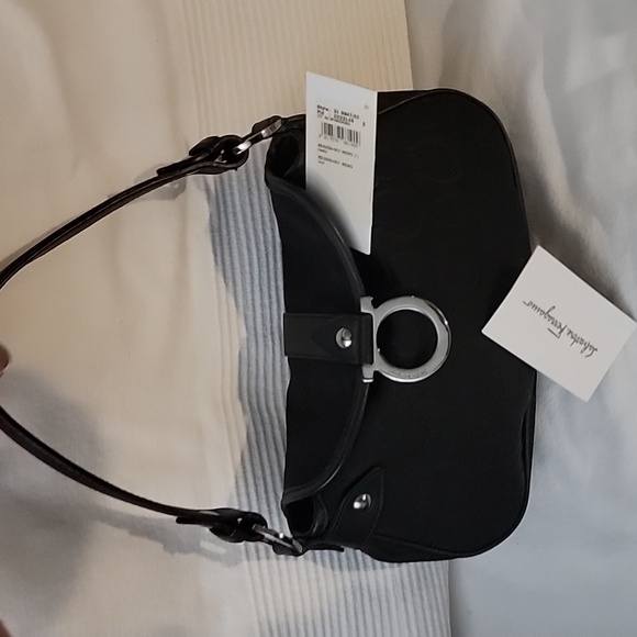 Salvatore Ferragamo Black Shoulder Bag - Picture 7 of 8